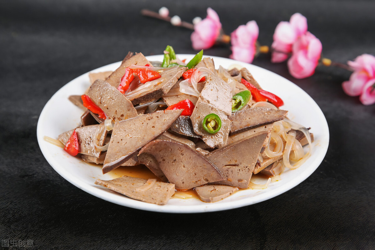 女生做了近视手术应该吃些什么,儿童近视一千五百度可以做手术吗