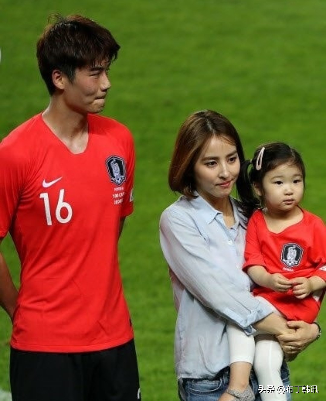 足球明星中的姐弟恋,姐弟恋的明星模范夫妻