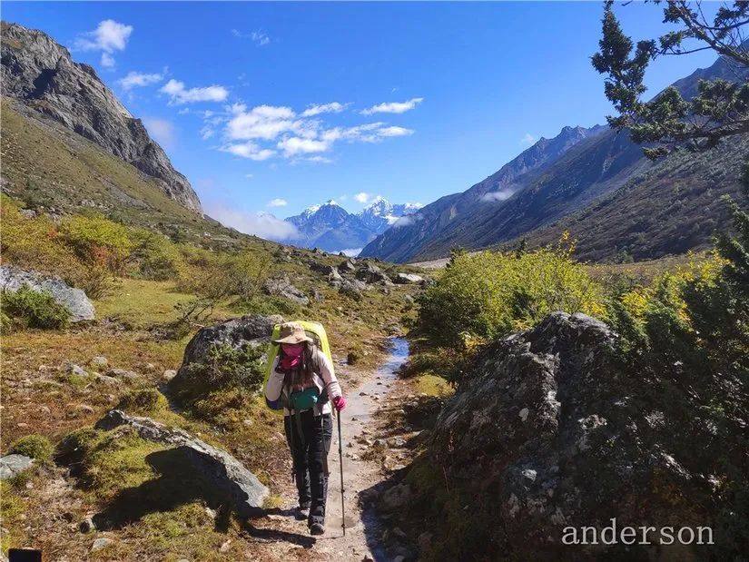 陪着贡嘎过仲秋，深夜听到女生的尖叫（上）