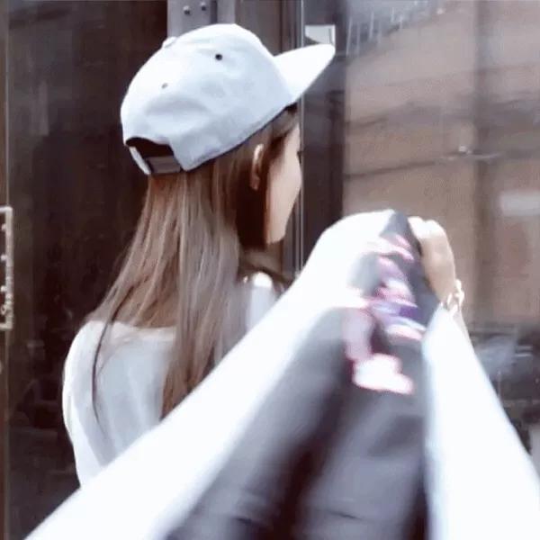 赵丽颖到底谁在捧她,赵丽颖和她你选择谁