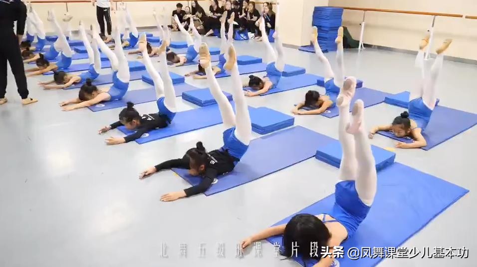 凤舞舞蹈启蒙班基本功顺序,舞蹈课为什么要盘头发和统一服装