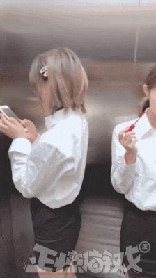 爆笑GIF趣图：美女，这射的是丘比特之箭吧