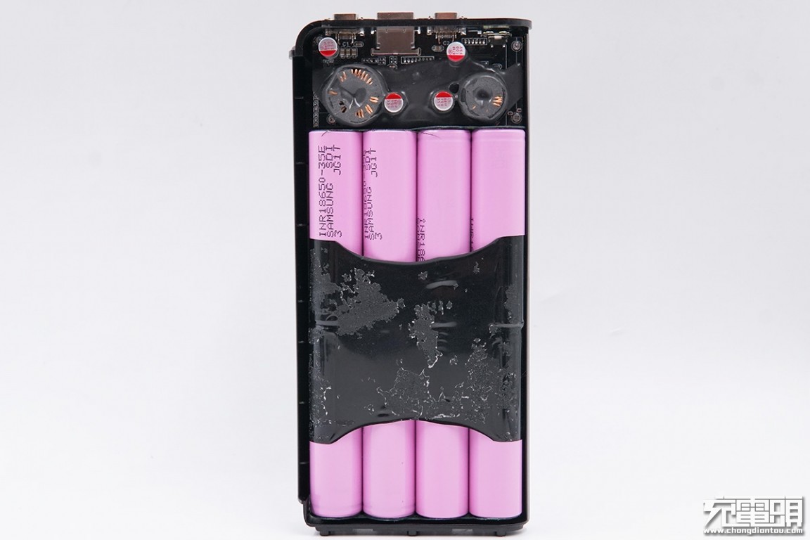 巨能移动电源拆解,绿巨能移动电源评测