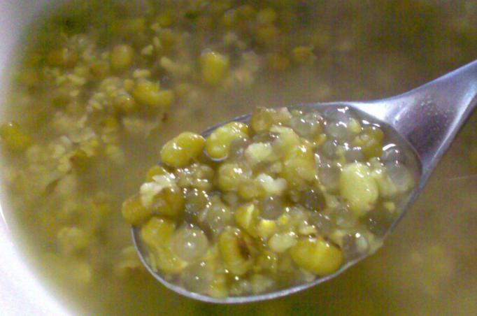 绿豆凉粉怎么做才能不发硬,快速煮绿豆软烂小妙招