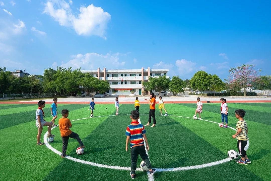 佳兆业的发展方向,铿锵十年