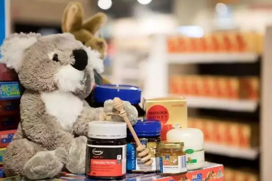 国外朋友送的东西回国要交税吗,回国带礼物给国外家人