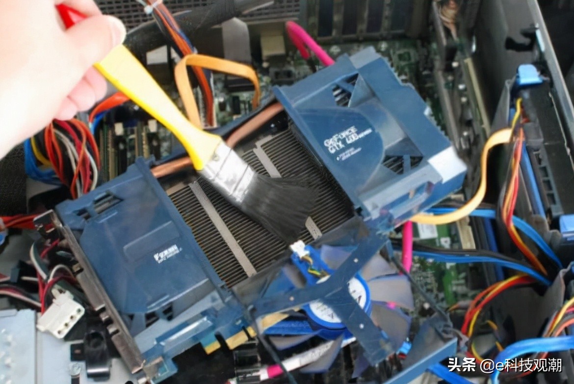 插上独立显卡后屏幕不亮怎么办,电脑显卡拆掉后屏幕不亮怎么解决