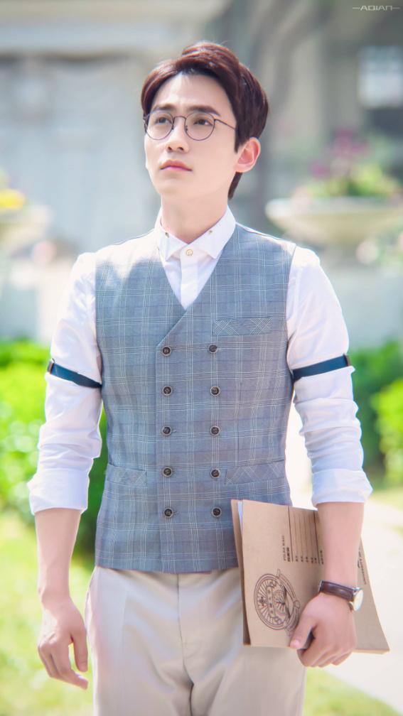 镇魂超级好看，拢龙演的真棒！期待重启