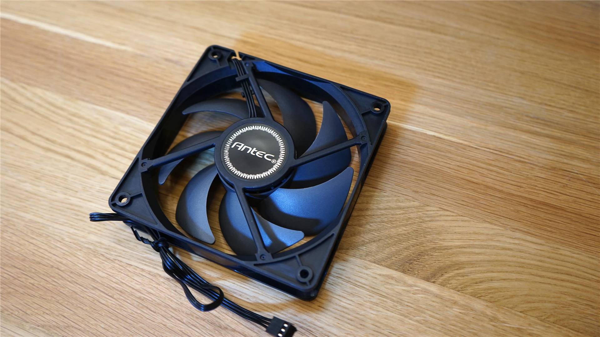 安钛克散热最好的机箱,安钛克机箱对比评测