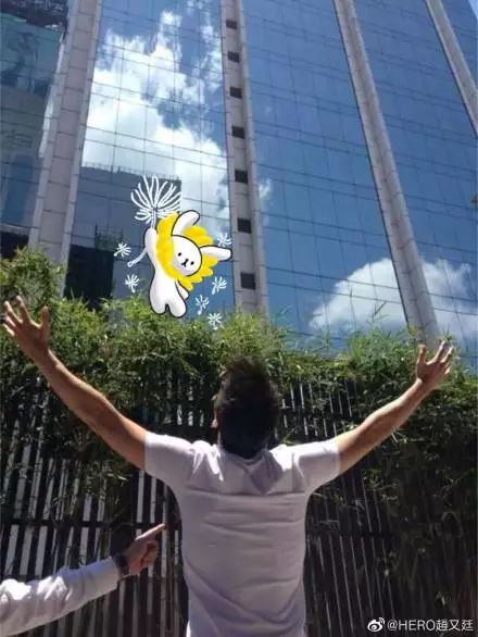 赵又廷一个logo让设计师画4年！枪毙60多稿，他是魔鬼甲方代表！