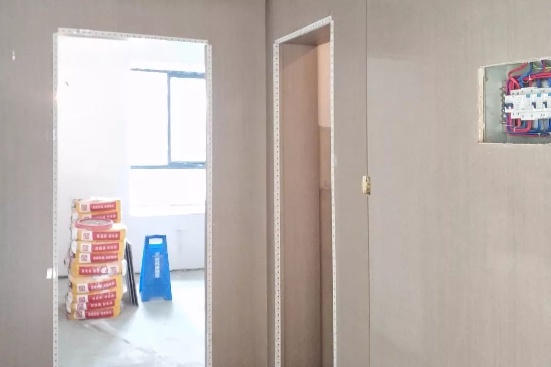 工地石膏气泡,石膏自流平施工起泡处理