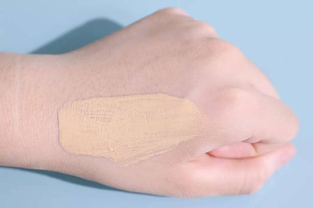 dw粉底液1w1和1w2哪个适合干皮,十大公认好用的干皮粉底液