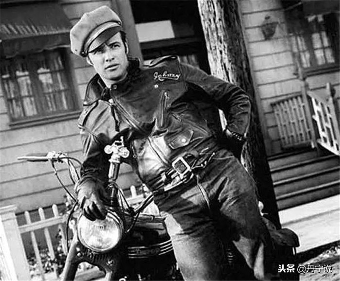 复古皮夹克怎么选,今年最流行的新款皮夹克