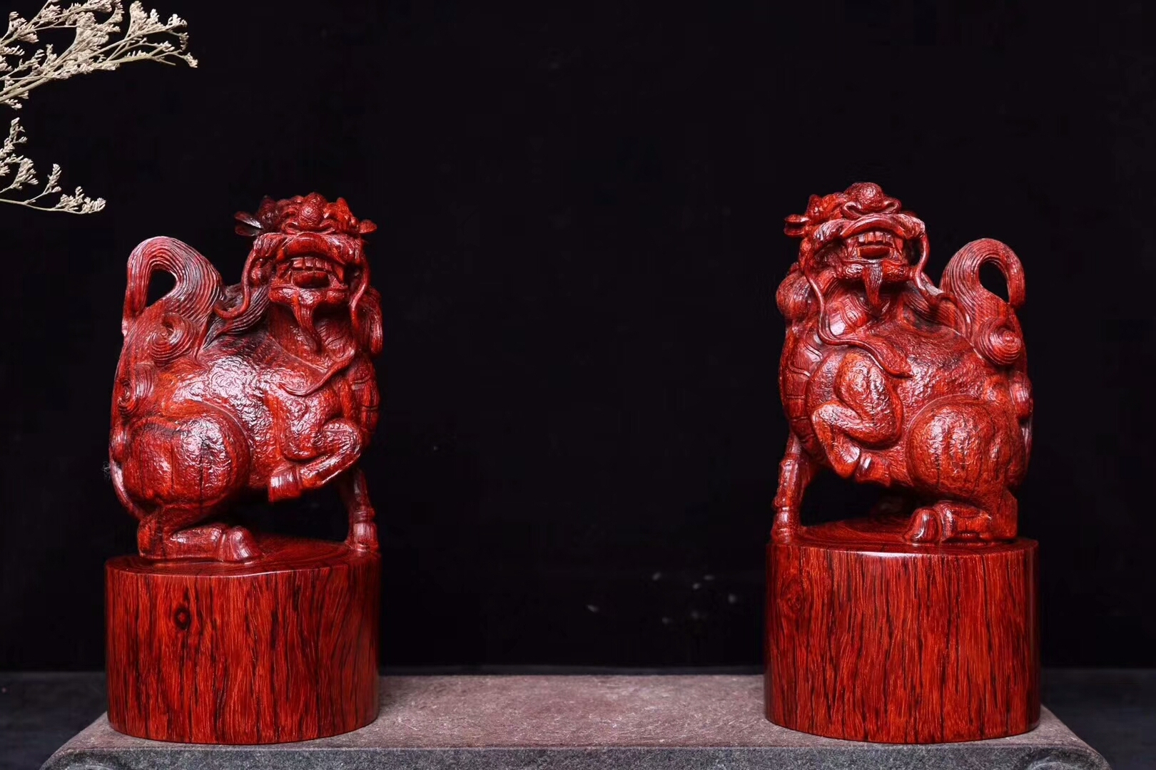 哪些木雕把件值得把玩,最简单的木雕小件