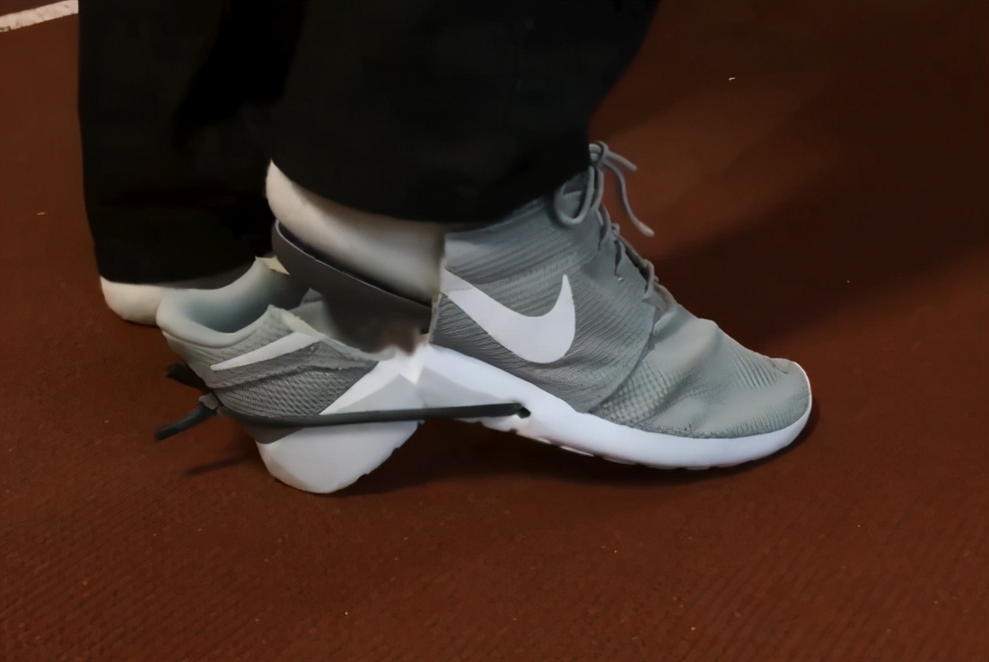 进口的“足力健”真香啊！耐克的一脚蹬，让多少人心动了？