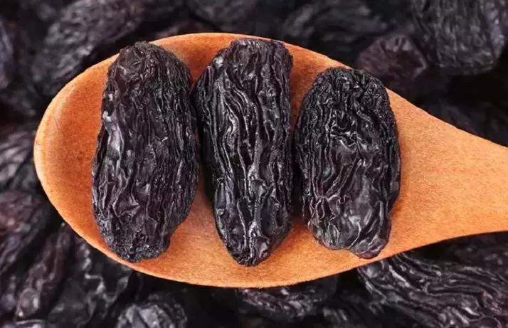 新疆特产疆妈五色葡萄干,新疆新鲜葡萄有几种