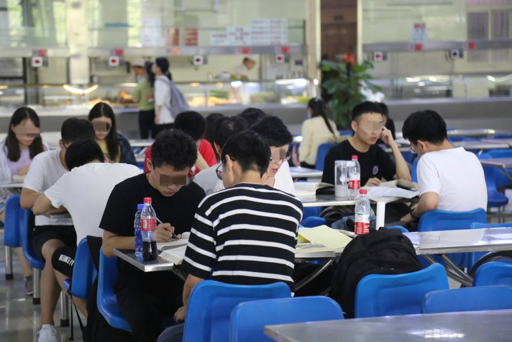 为什么建议中学生住校呢,为什么不建议孩子住校