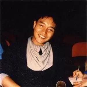 香港著名电影男演员张国荣,香港男歌手张国荣美照