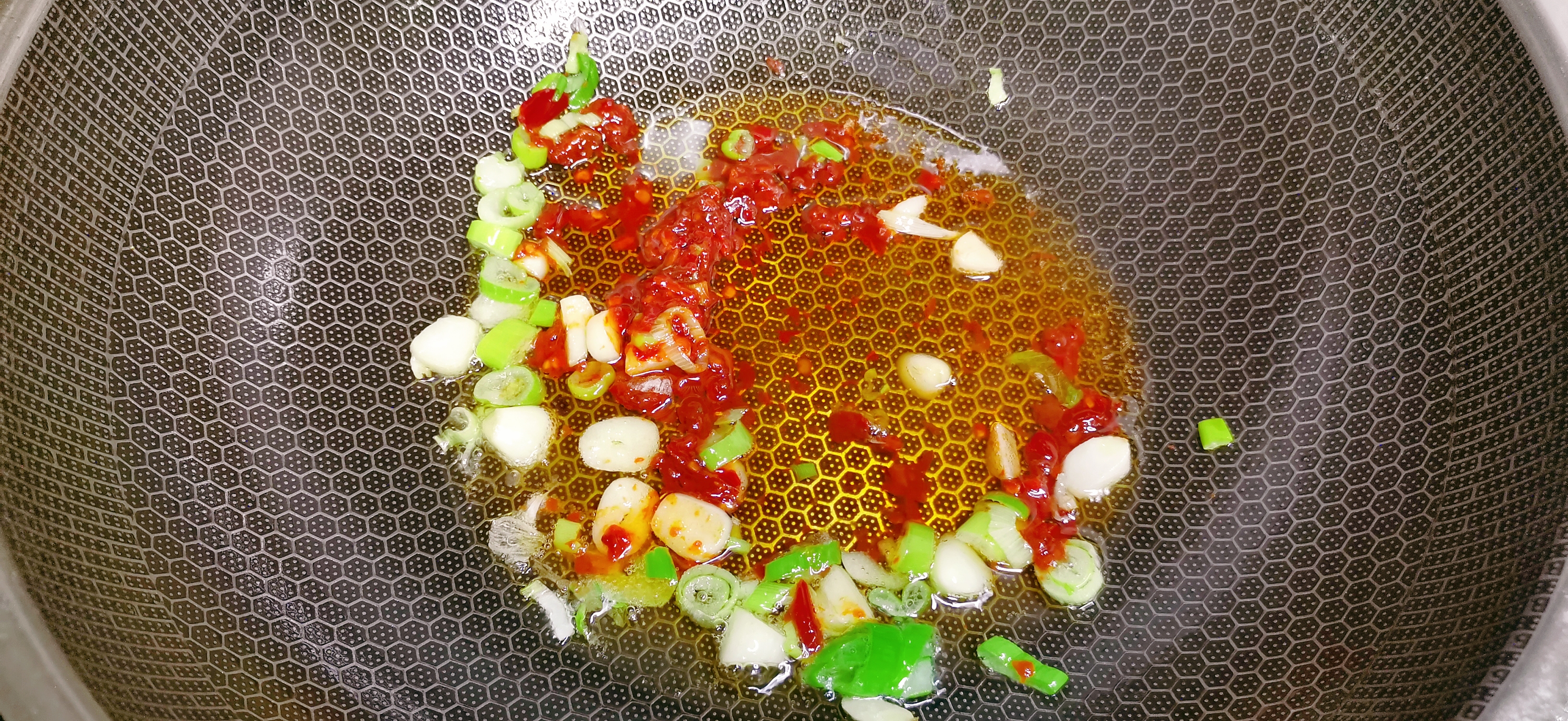 教你做麻辣香锅味道超棒,麻辣香锅在家就能做得色香味俱全