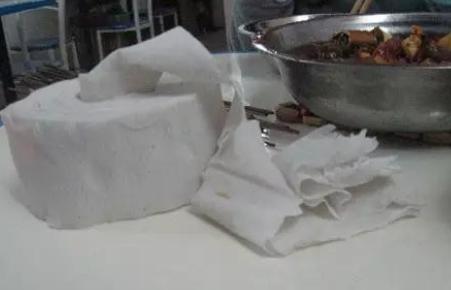 白色卫生纸与黄色卫生纸,卫生纸选白的还是选黄的