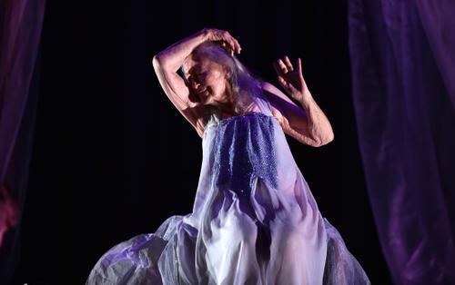 106岁芭蕾舞女终身未婚却人人羡慕：长寿秘诀，远离男人，多跳舞