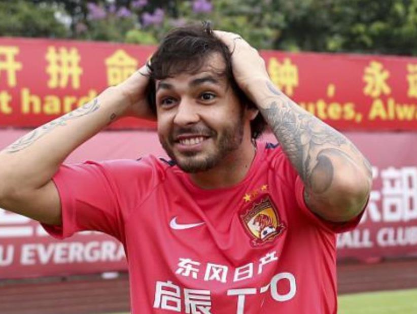 中国足球归化还有必要继续吗,中国足球目前归化成功了几人