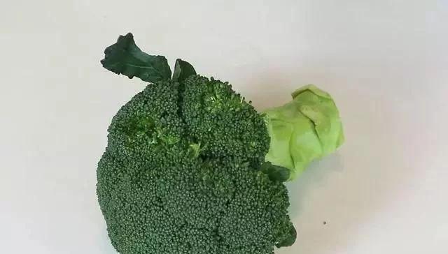 西兰花上面有什么脏东西,西兰花的脏东西怎么清洗