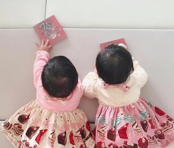 张杰晒与谢娜牵手合影庆祝,张杰晒出和谢娜合照庆结婚十周年