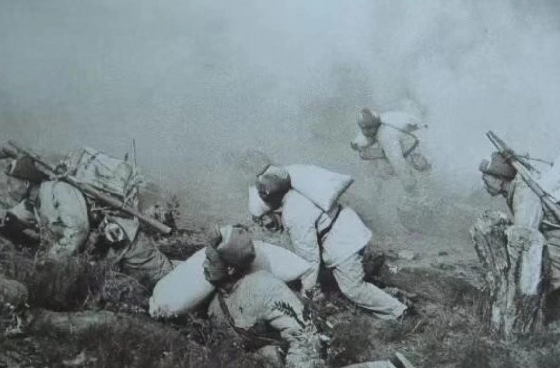 王牌军首战告负，“虎将”梁兴初贻误战机，被彭德怀大骂“鼠将”