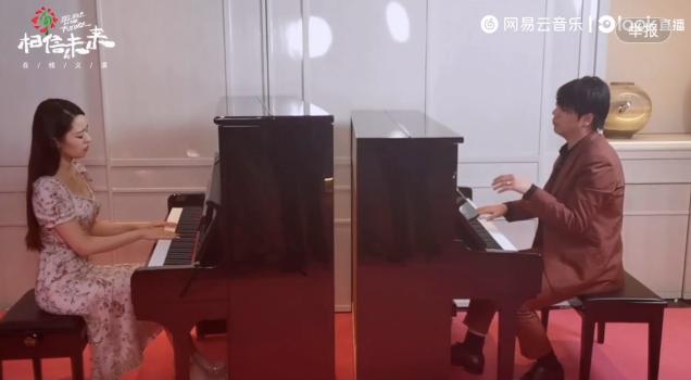 朴树戴狗头帽唱歌，在网易云看相信未来义演的你们，真见证历史了