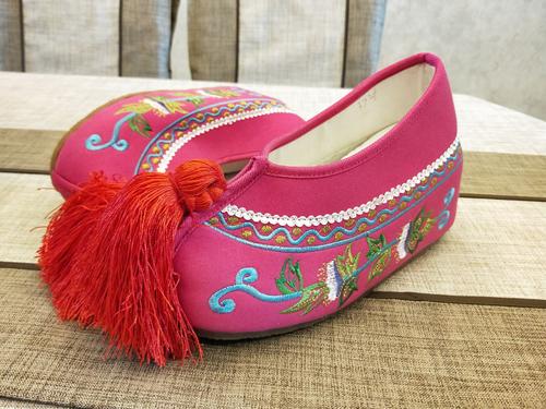 中国戏曲服饰的起源和形成,中国戏曲鞋子