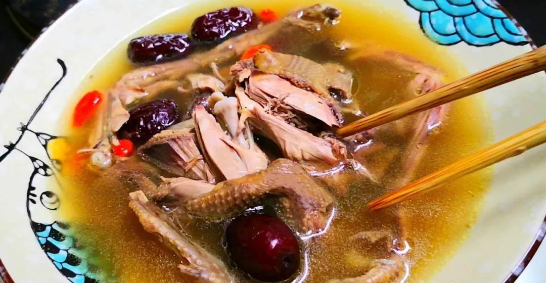 喀什比较好的烤羊肉店,喀什烤羊肉最好吃的地方