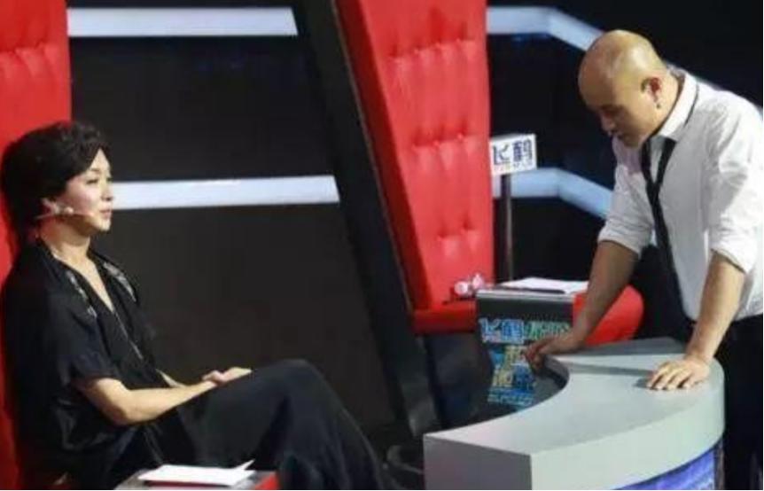 乐嘉一个人的性格是与生俱来的,乐嘉一切的改变都是身不由己