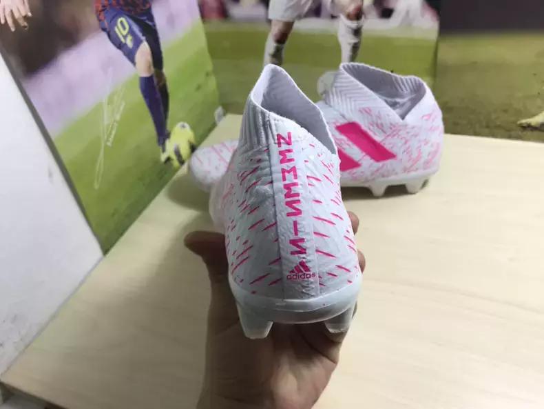 adidas足球鞋新配色,adidas短跑钉鞋