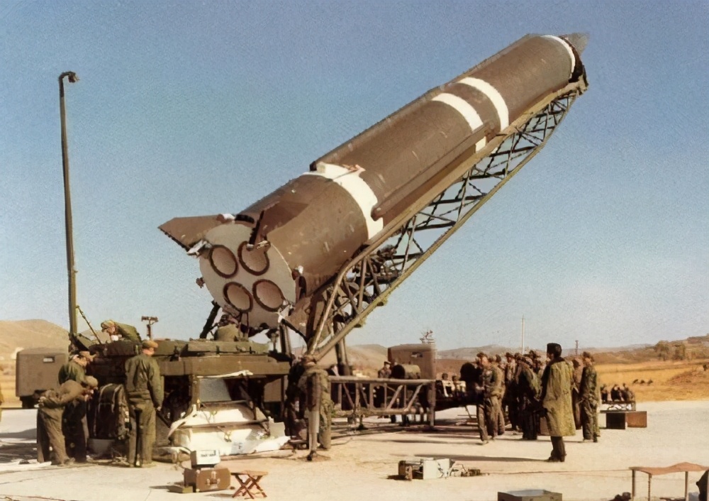 中东土豪购买“东风快递”,一颗一亿美元,交易背后展现大国博弈