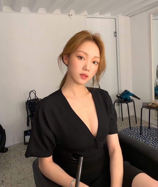 iu同款高马尾教程怎么扎,iu发型教程高马尾