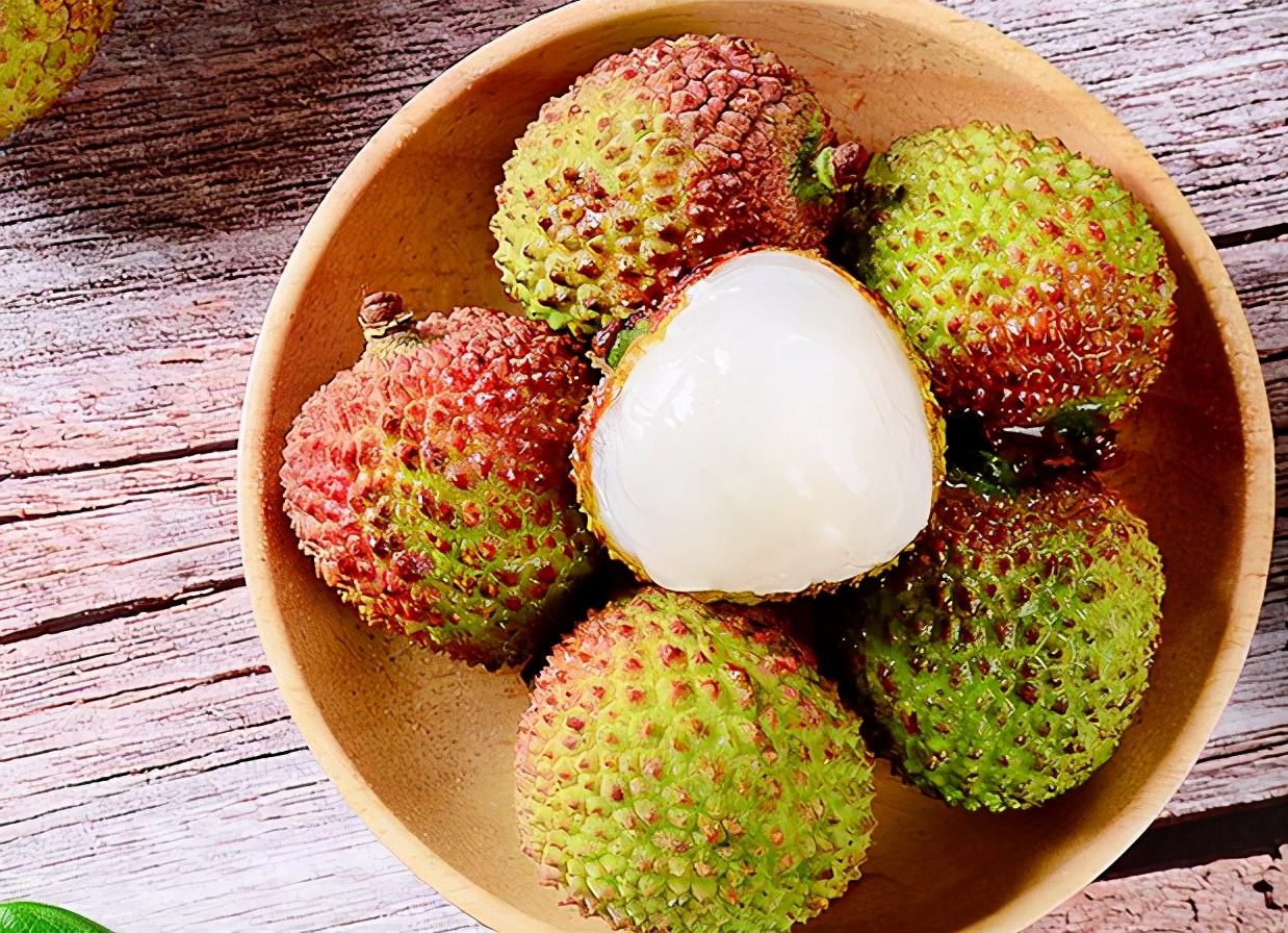 吃不完的新鲜荔枝怎么吃,荔枝在冰箱里可以保存几天