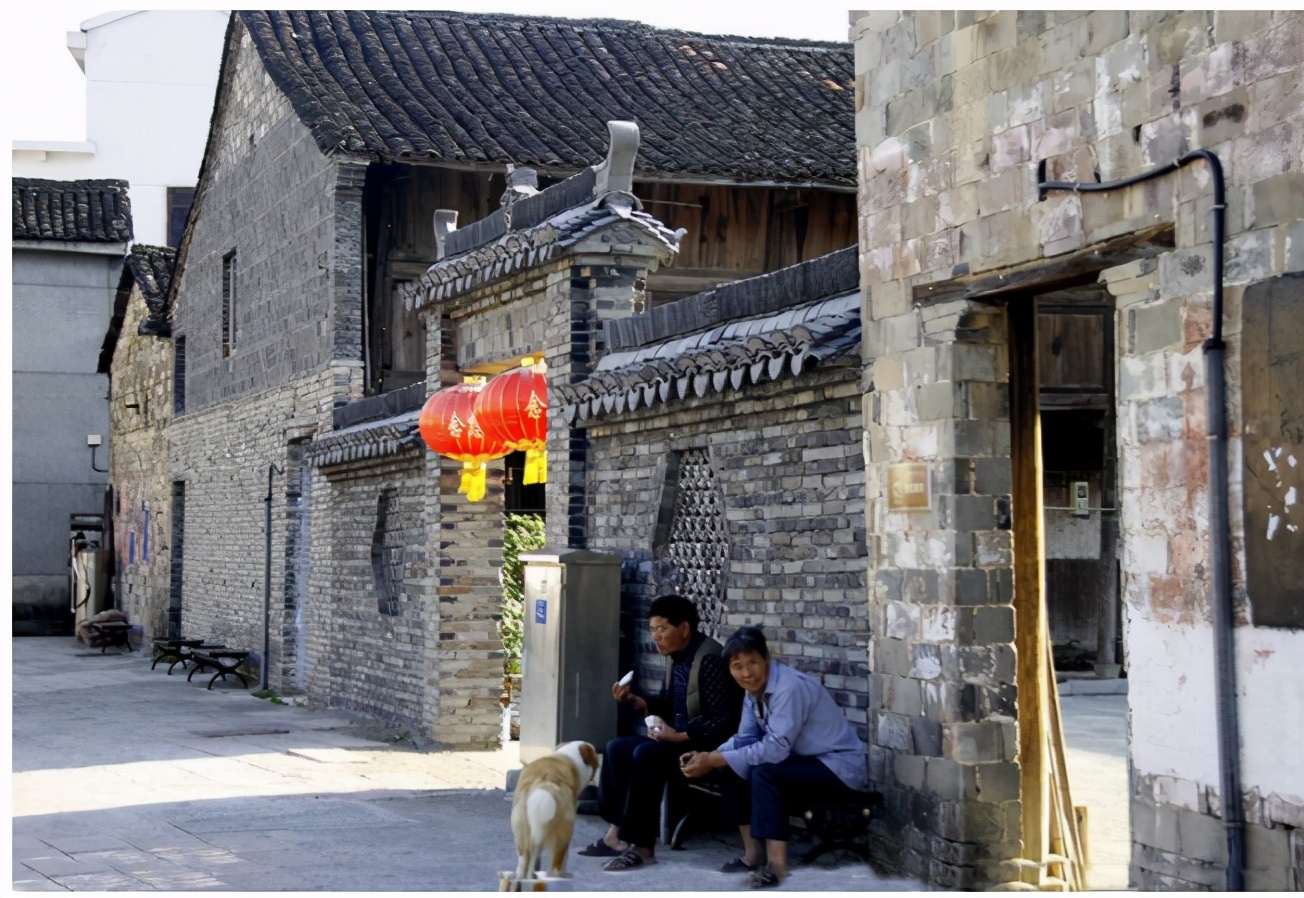 还没想好国庆去哪？自驾2.5小时，在秋日里泡温泉吃美食