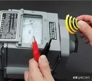 电工实操兆欧表的使用,电工摇表测绝缘电阻的使用方法