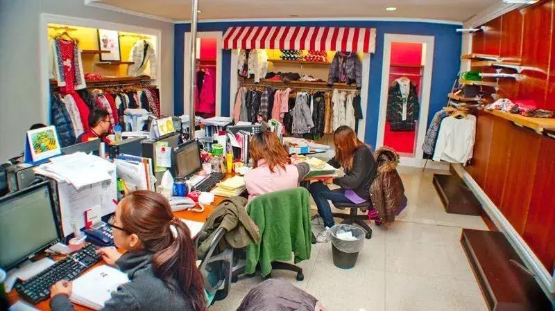 拉夏贝尔怎么没门店了,拉夏贝尔关店