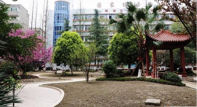 四川绵阳哪所中学好,绵阳一中和绵阳南山哪个好