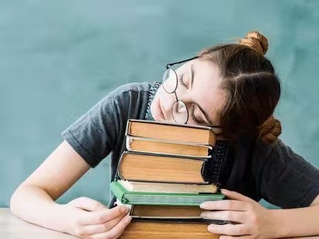 高考学生喝什么助睡眠,临近高考睡不着吃什么药