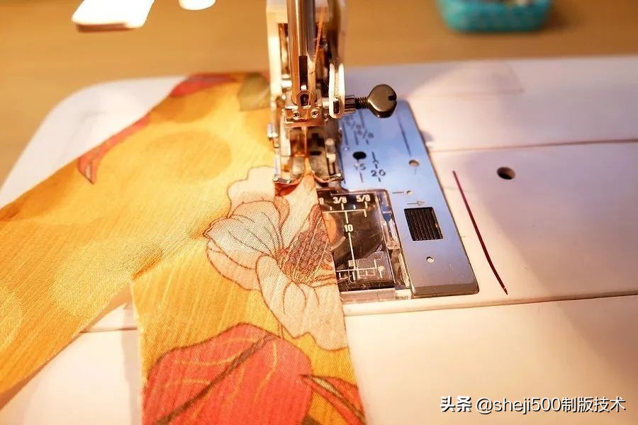 v领雪纺连衣裙领口大了怎么办,雪纺连衣裙领口大了怎么改小窍门