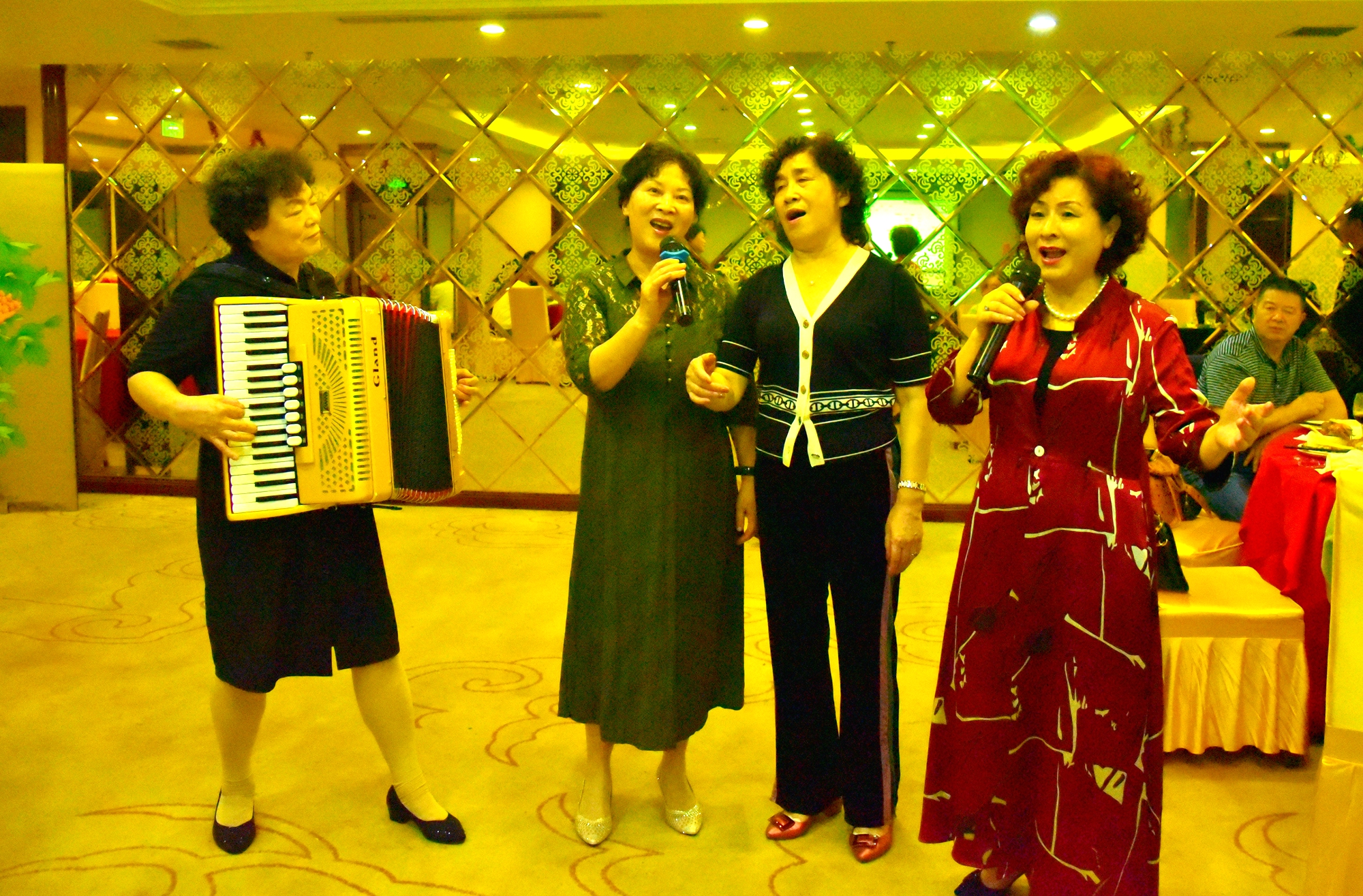 故乡情老同学,家乡老同学相聚