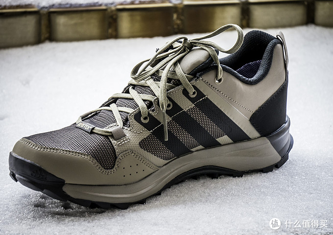阿迪达斯耐磨实战篮球鞋灰蓝开箱,阿迪达斯新出的boost球鞋
