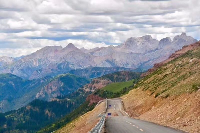 值得自驾游的七条路线,吹爆这4条自驾游线路