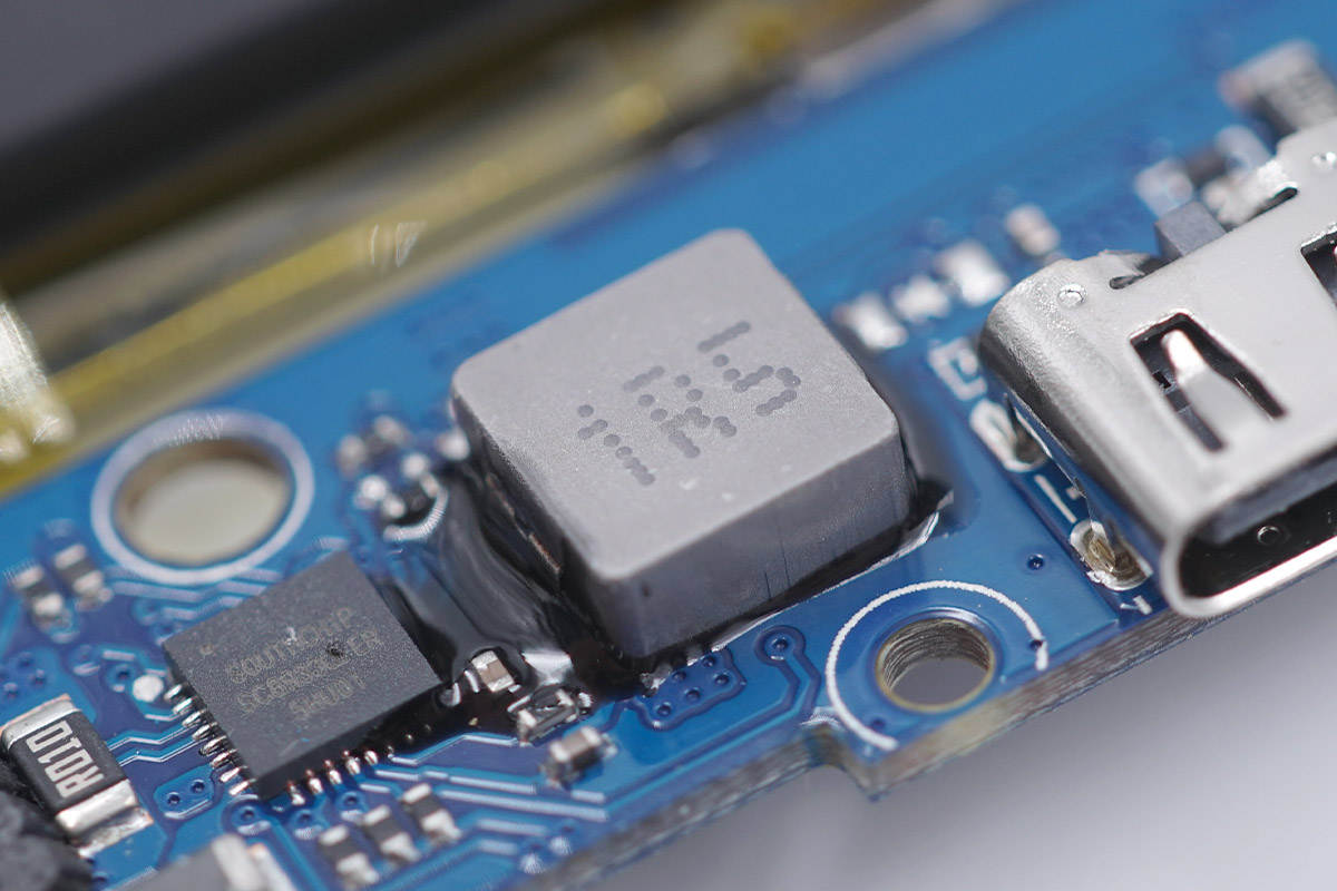 贝尔金磁吸充电宝二代拆解,贝尔金2018无线充电宝测评