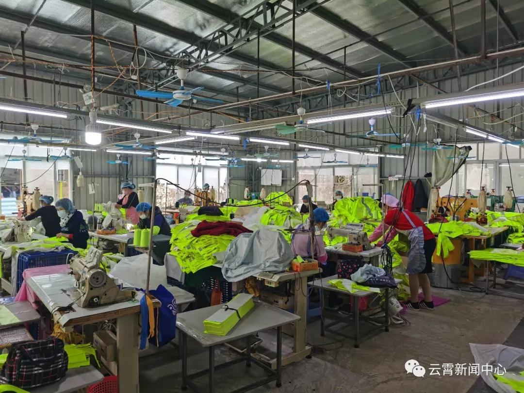 筑牢战疫堡垒防疫一线党旗别样红,奋战抗疫一线彰显硬核担当