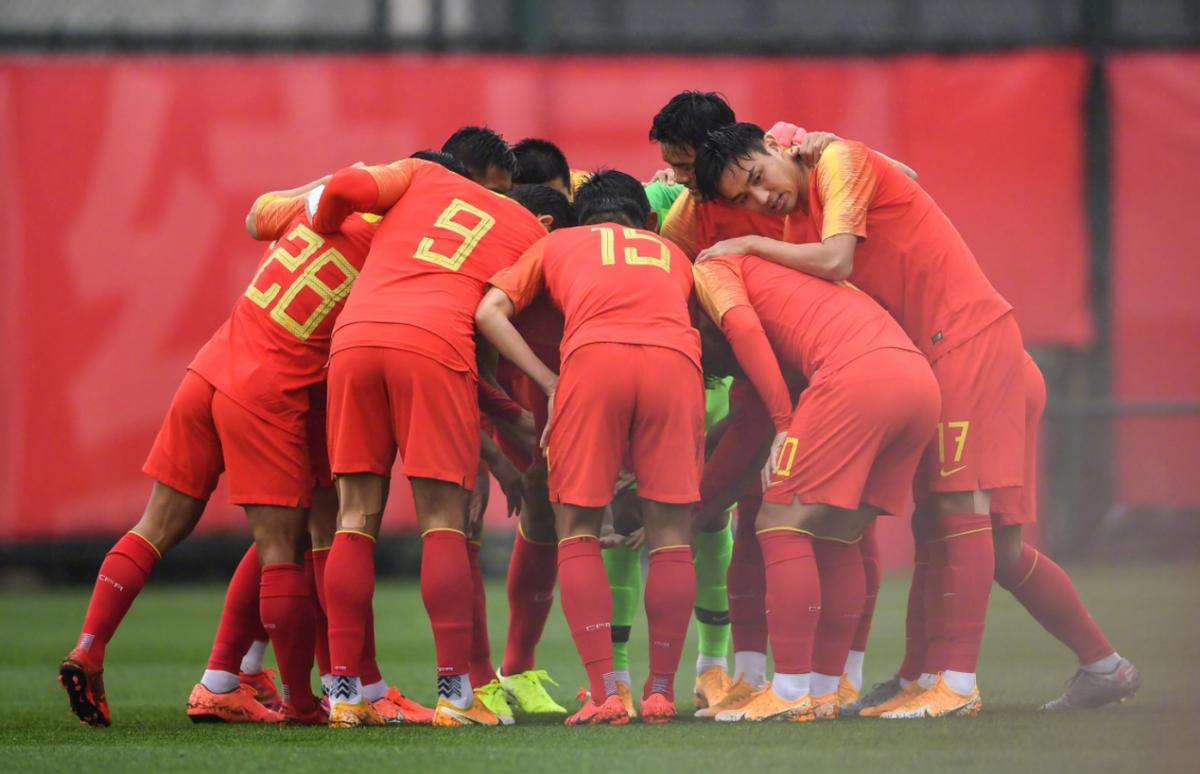 男足2:1,男足2比0