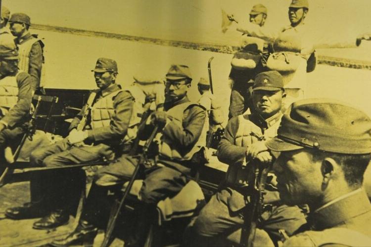 冲绳岛战役美军虽胜犹败,冲绳岛战役美军出动多少装备